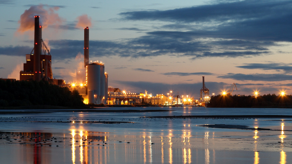 Stora Enso pulp and paper mill in Oulu at night