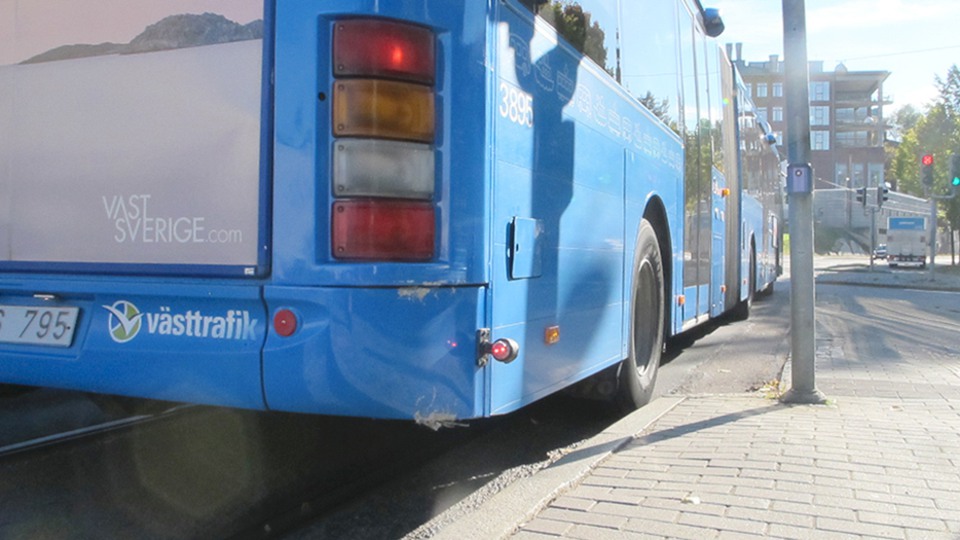 En blå buss